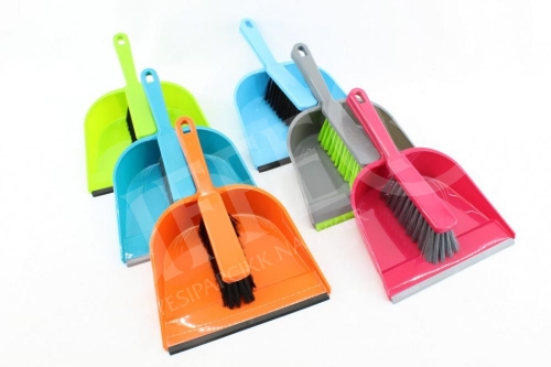 Lapát műanyag szemetes gumi éllel + kefe