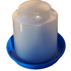 Itató műanyag 4 liter dombos